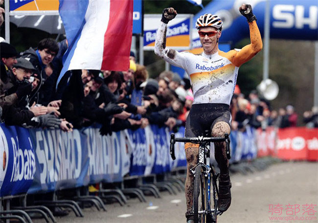 荷兰国家公路自行车越野赛 捷安特车队Godrie夺冠