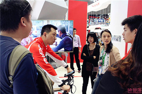 2015中国国际自行车展览会 凤凰智能自行车最吸睛