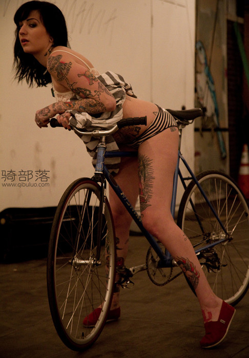 暴力美女自行车写真 这跟裸骑了有什么区别？ 图9