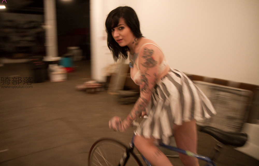 暴力美女自行车写真 这跟裸骑了有什么区别？ 图14